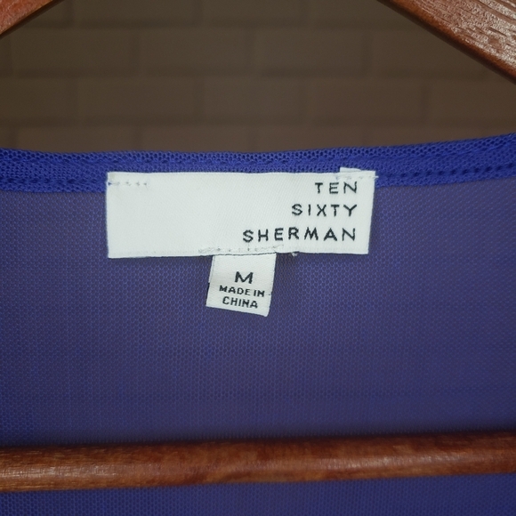 NWT Mesh Solid Print Ruched V-Neck‎ Top - Picture 8 of 9